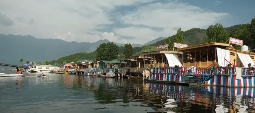 Kashmir: Dal Lake houseboats to be removed